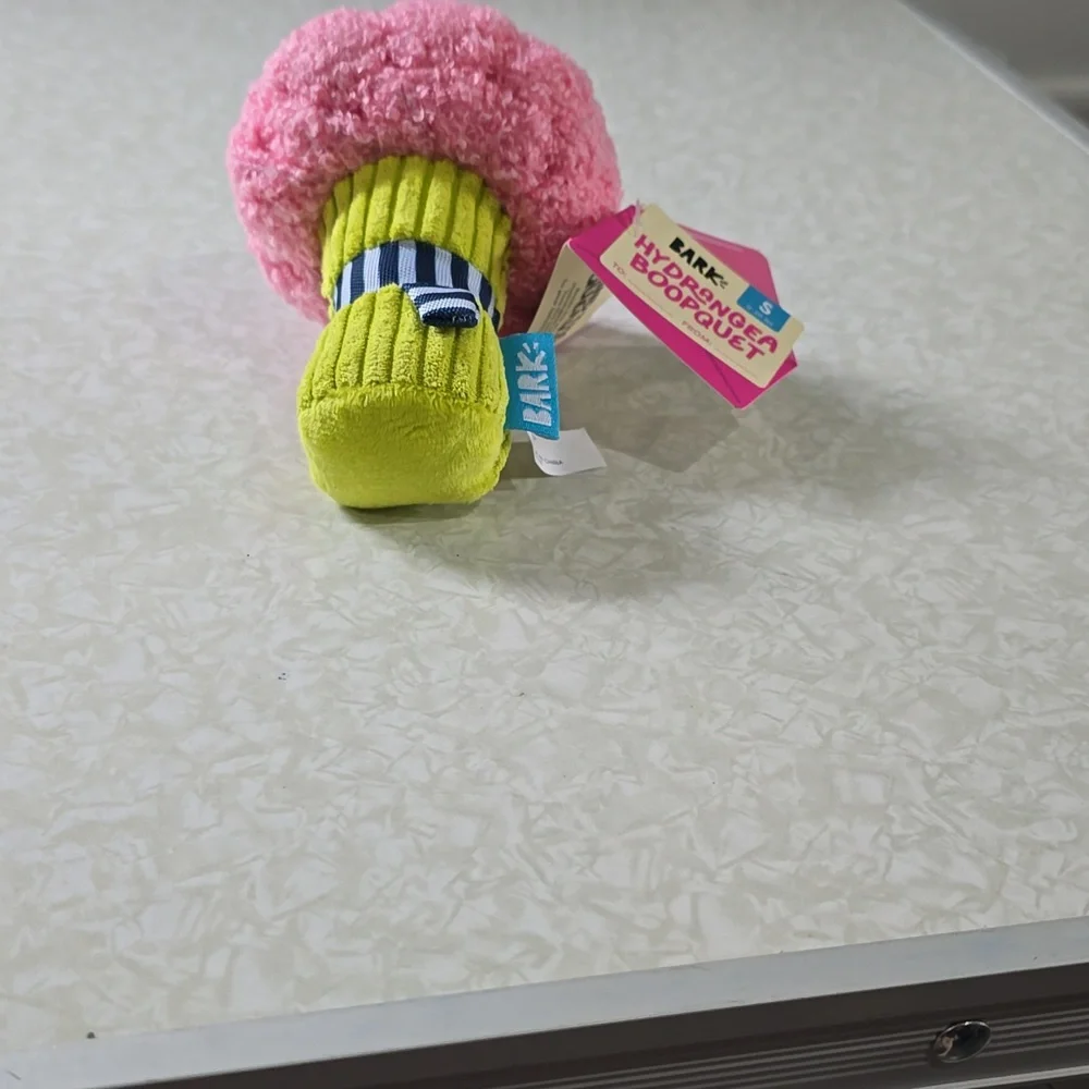 Hydrangea Boopquet Bark‎ brand Size Small dog toy NWT